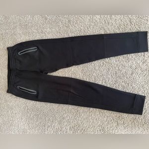 Old Navy Dynamic Fleece Joggers, size Small